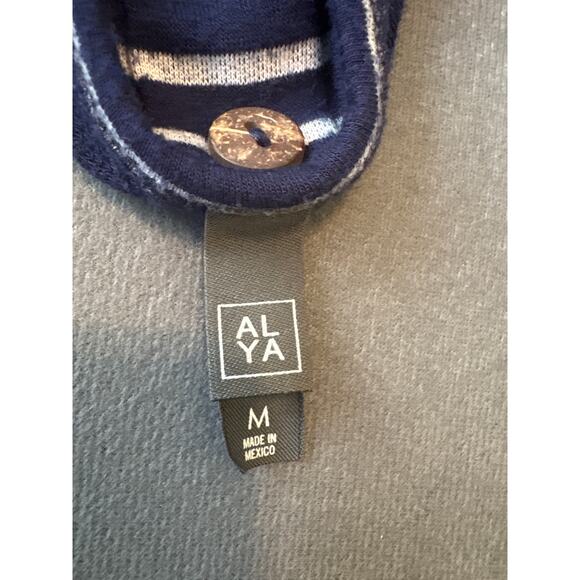 Francesca's ALYA Woman's dress Meduim - Picture 4 of 8